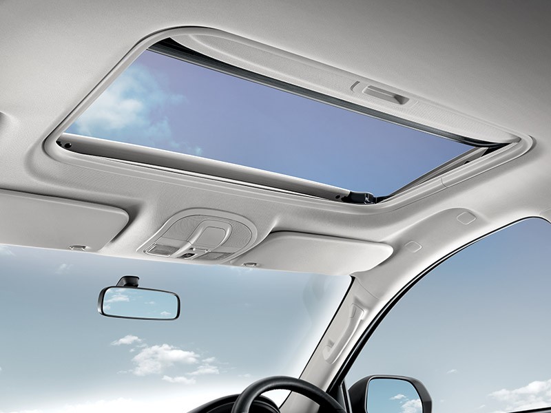 26 sunroof pajero sport	