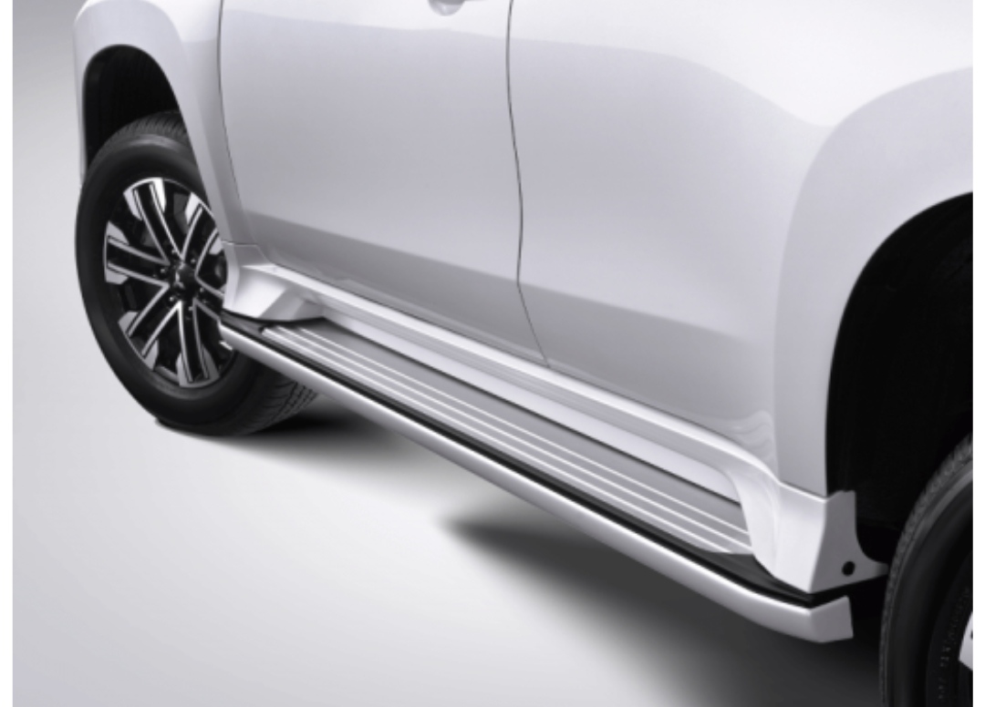 Side Step Garnish New Pajero Sport